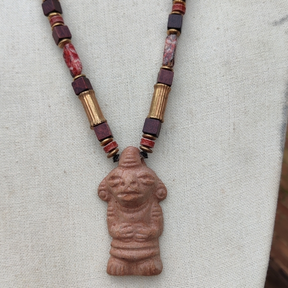 Ancient primitive Mayan clay talisman and stone necklace - Picture 2 of 10